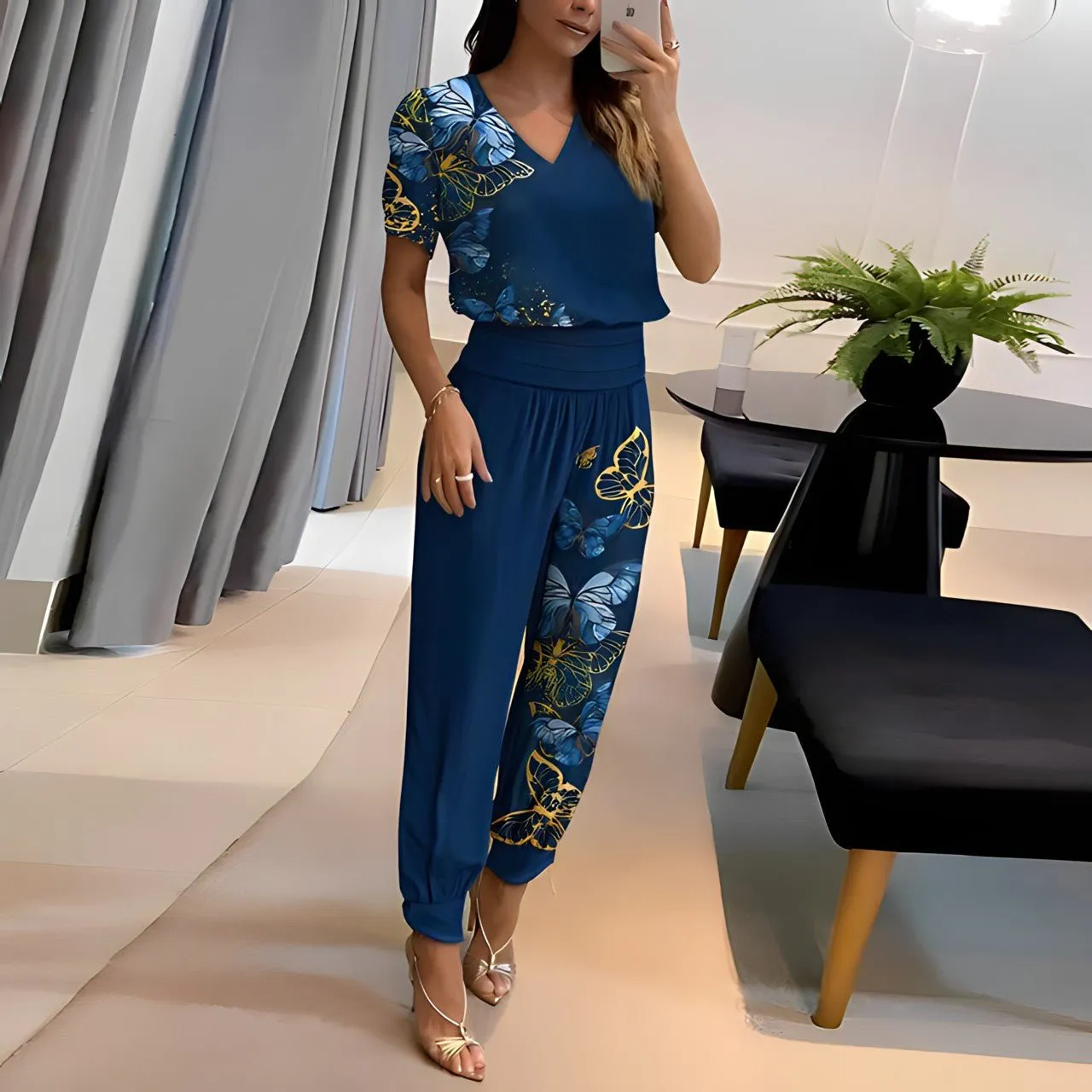 Alexandra - Trendy blouse and trousers set