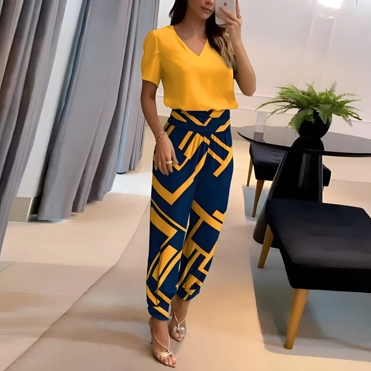 Alexandra - Trendy blouse and trousers set