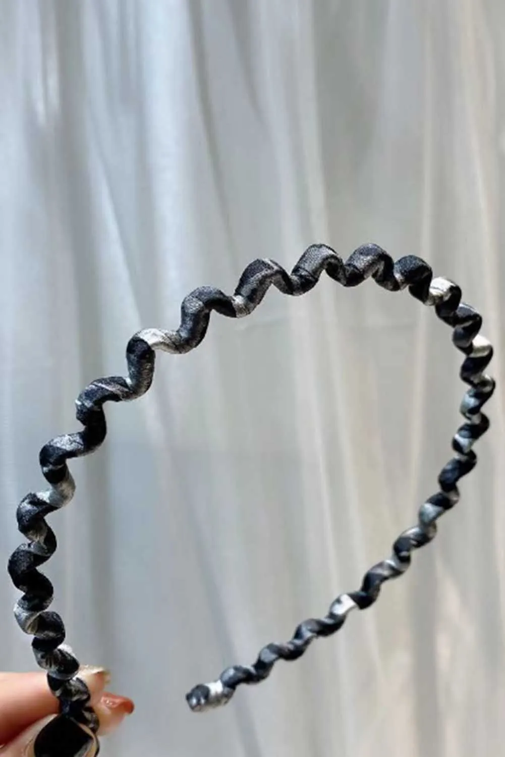 Black Vintage Leopard Print Wavy Hairband