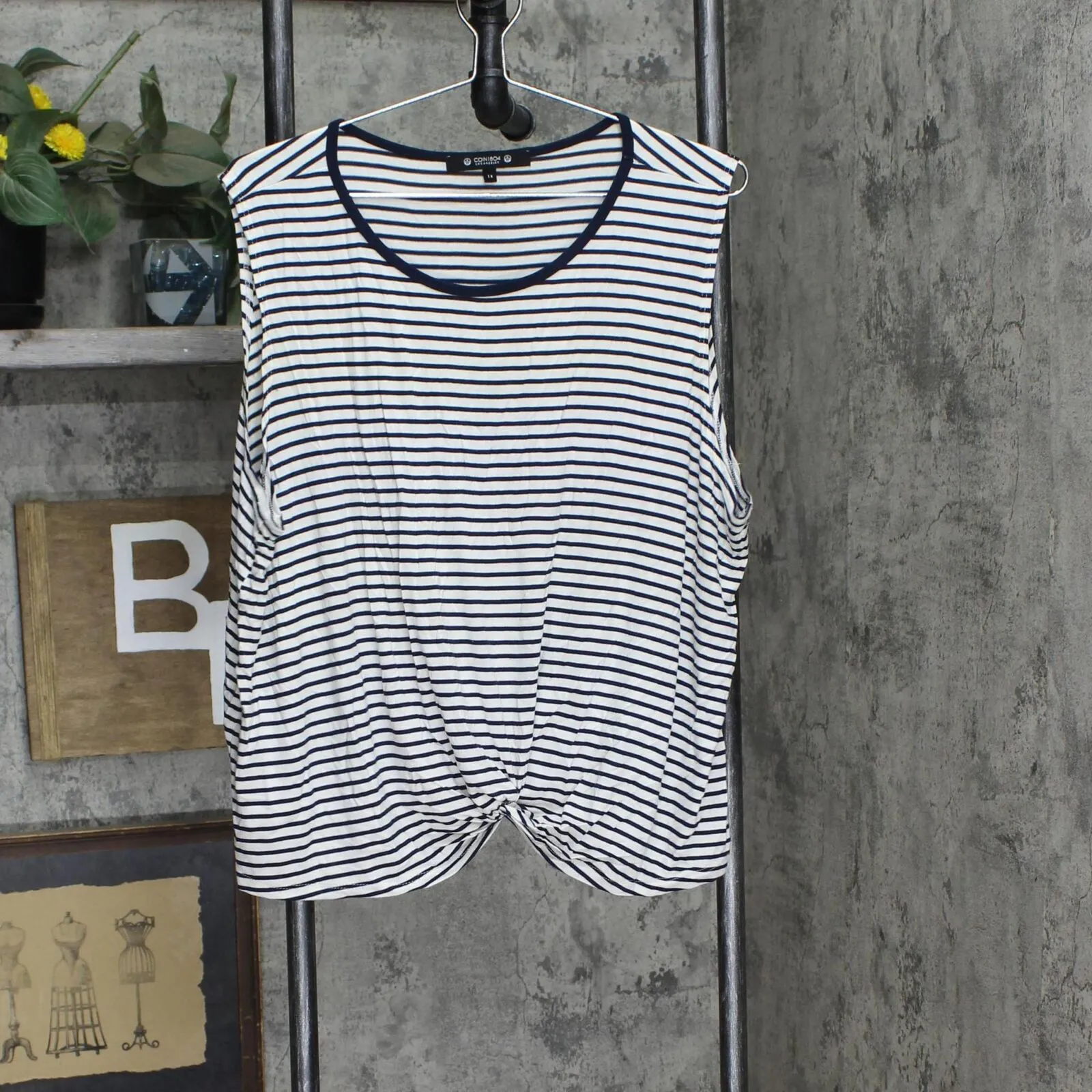 Coin 1804 Plus Size Contrast Binding Front Twist Tank Top Ivory / Navy Blue 1X