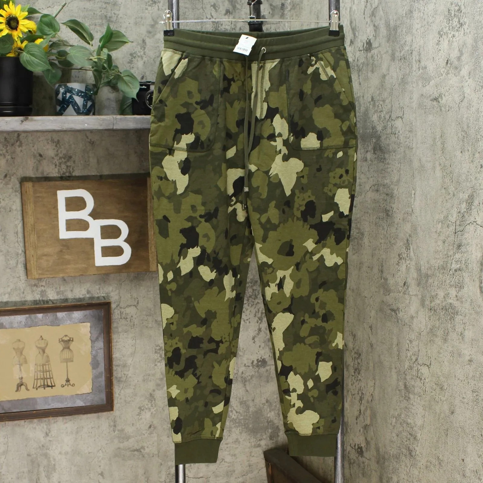 Isaac Mizrahi Live! Women's SOHO Camo Printed Jogger Pants With Pockets