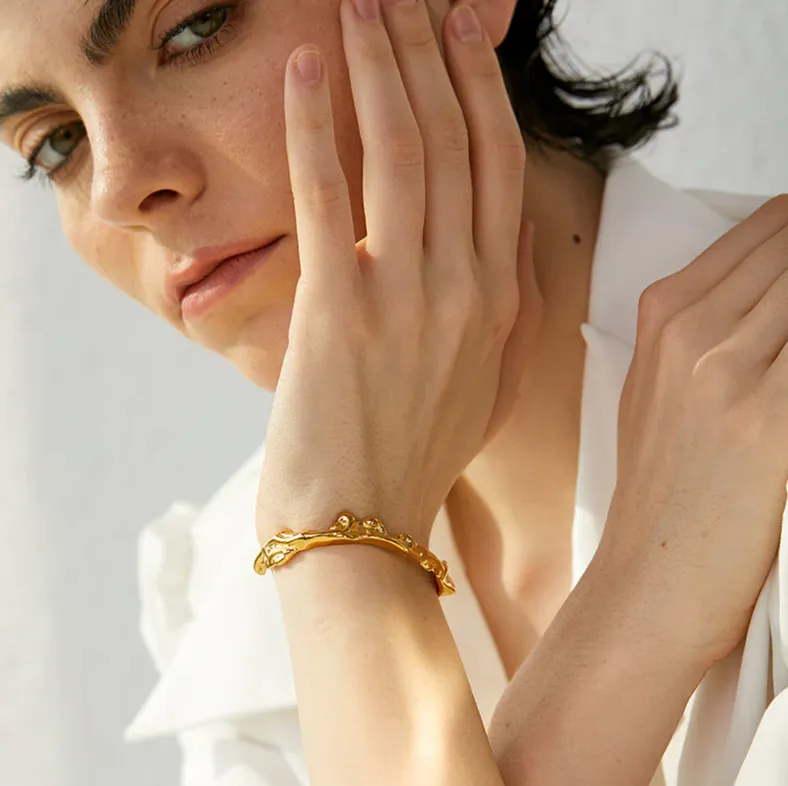 Mila Cuff