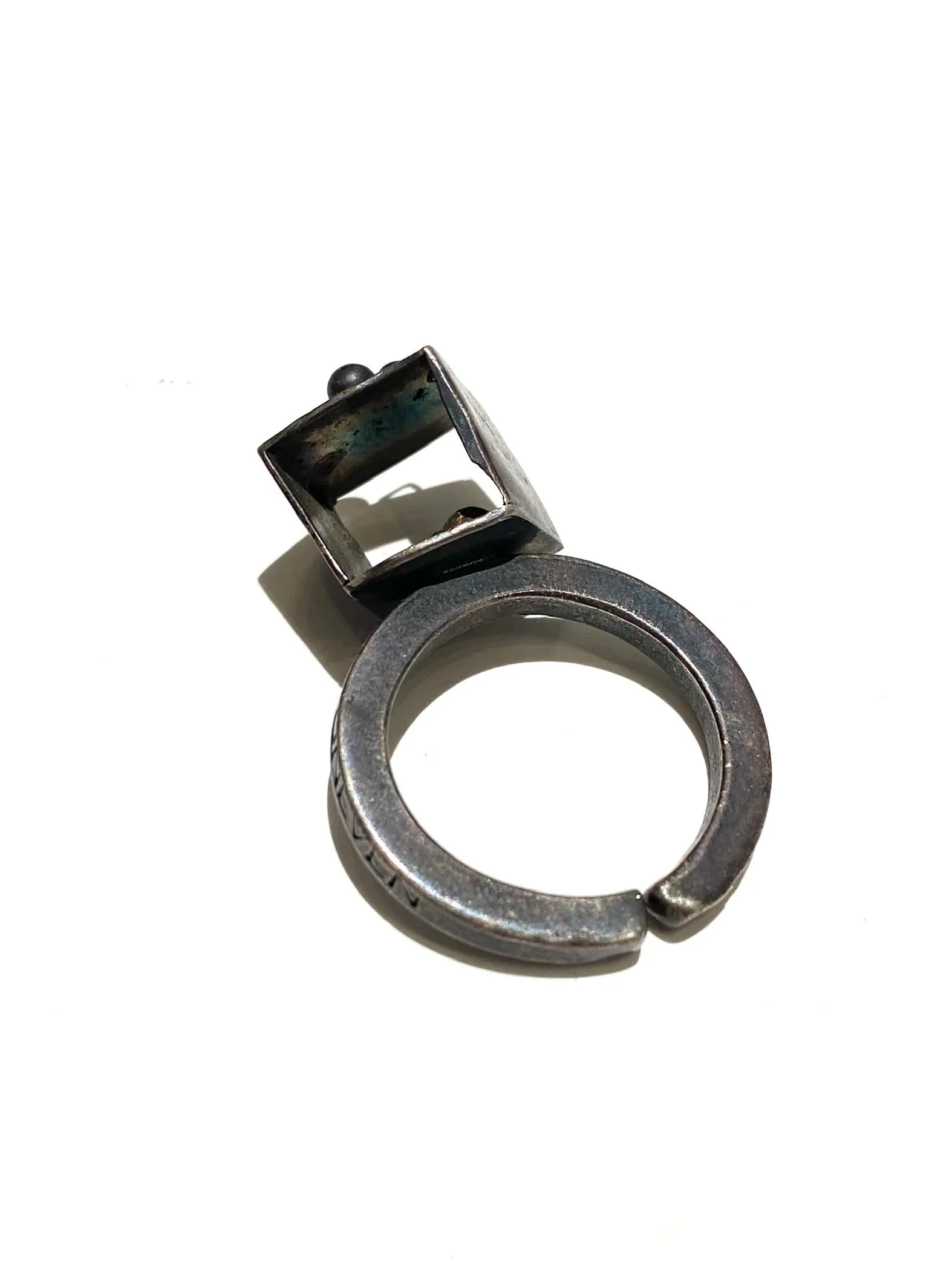 UNEVEN JEWELRY - Irregular Open Cube Ring