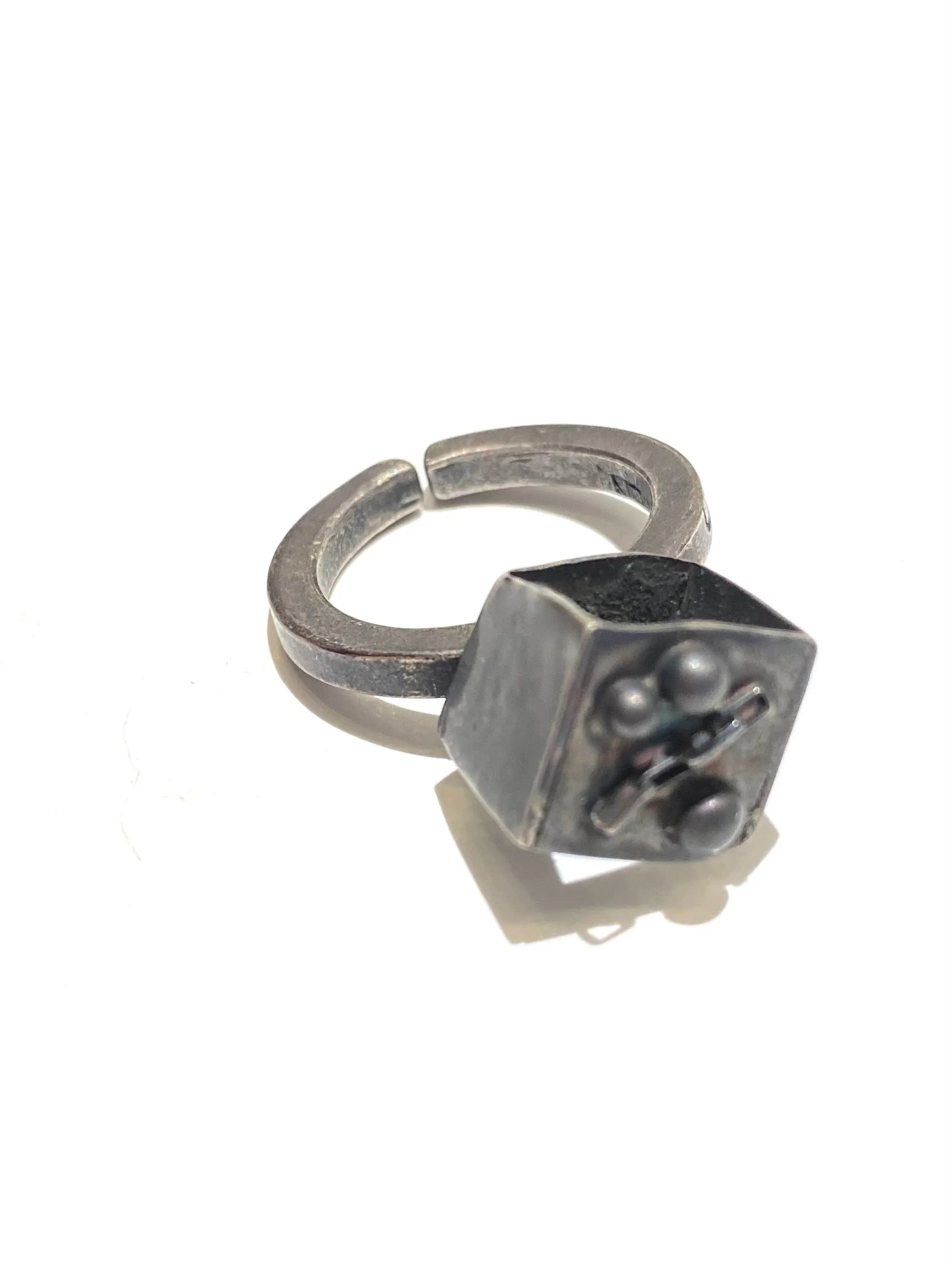 UNEVEN JEWELRY - Irregular Open Cube Ring