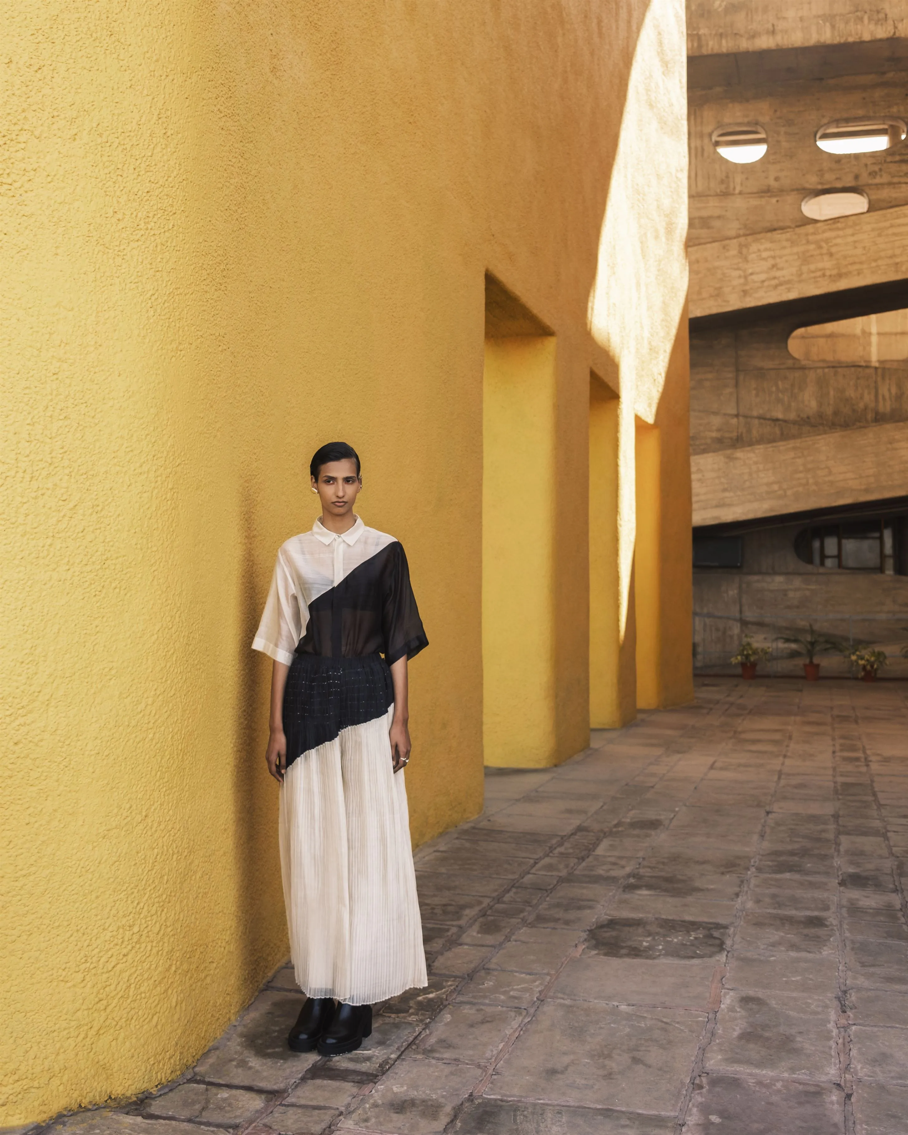 Urvashi Kaur   I   Kobe SHIRT OPACO Chanderi Cotton Silk shell and charcoal TESSELLATE- 16