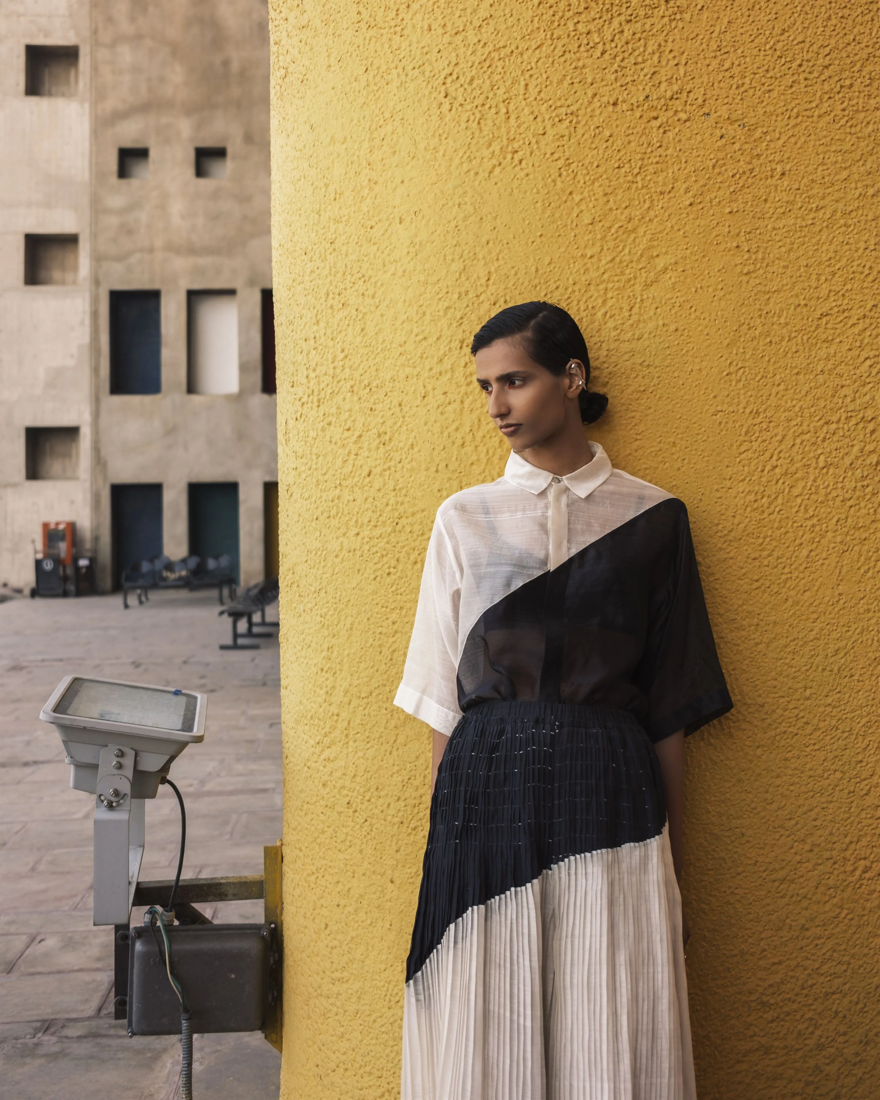Urvashi Kaur   I   Kobe SHIRT OPACO Chanderi Cotton Silk shell and charcoal TESSELLATE- 16