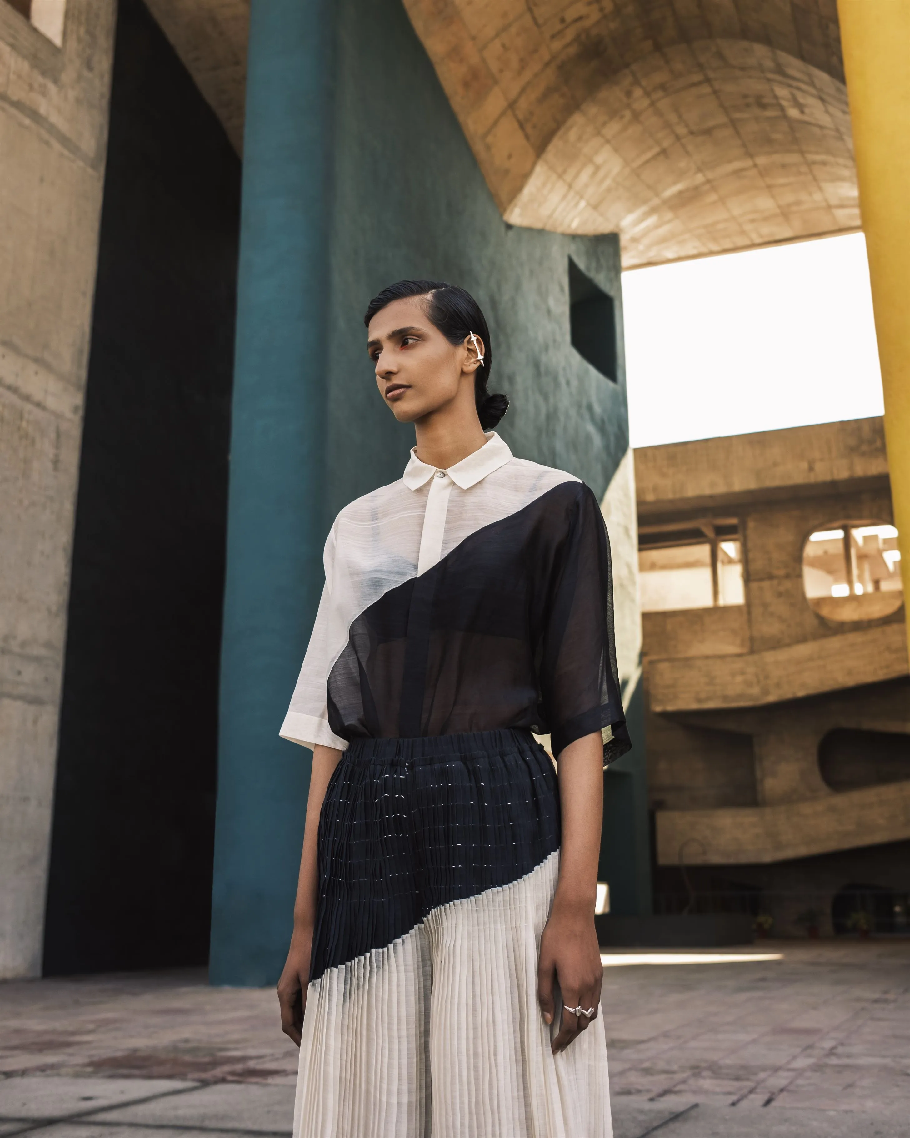 Urvashi Kaur   I   Kobe SHIRT OPACO Chanderi Cotton Silk shell and charcoal TESSELLATE- 16